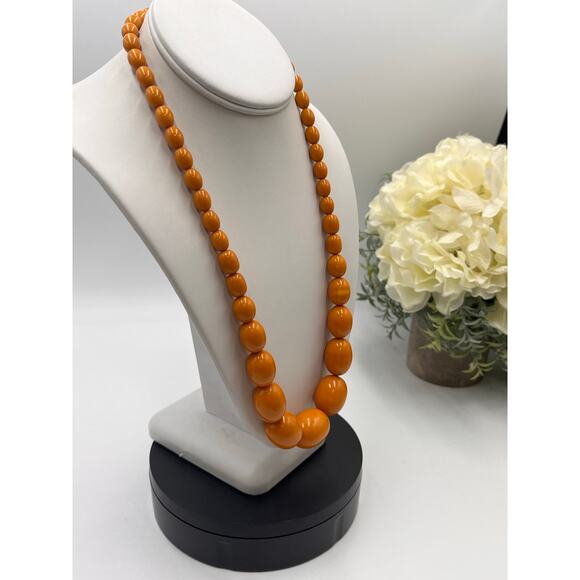Antique Graduated Butterscotch Egg Yolk Bakelite Plastic Screw Clasp Necklace - Picture 4 of 10